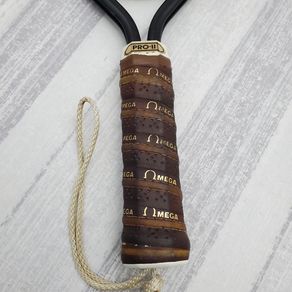 OMEGA Pro II Racquetball Racket 4401 and Case - Picture 6 of 10